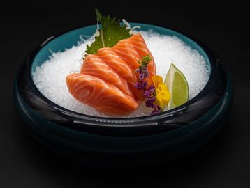 Salmon / Sake