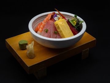 Chirashi Bowl *