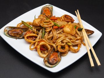 Haruka Pan Fried Seafood Udon 🌶