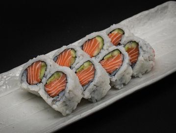 Salmon Roll *