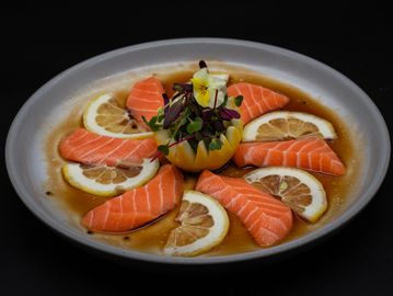 Salmon Usuzukuri *